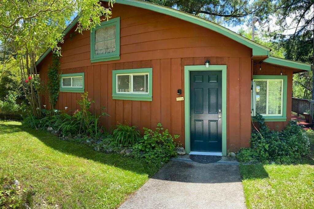 Avenue Of The Giants Caraway Cottage Miranda Exterior photo